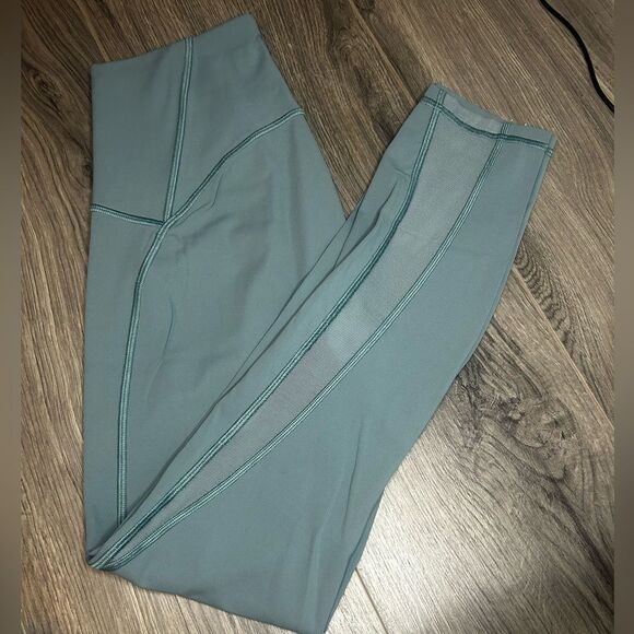 Lululemon Train Time Leggings 4 - Picture 1 of 3